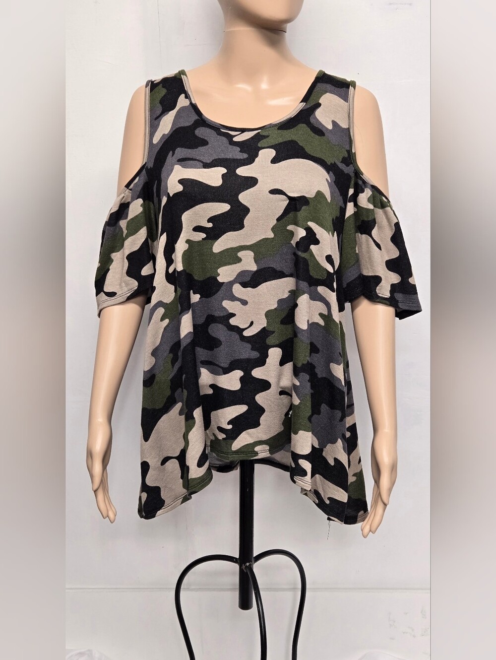 Blush Vintage Cold Shoulder Top Camouflage Stretch Flowy XL